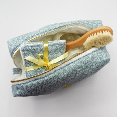 Trousse Ambre avec lot de lingettes et brosse bébé en coton japonais vert opaline