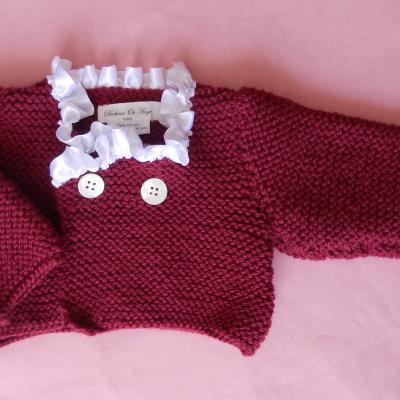 Gilet en tricot bordeaux bordé de satin blanc - 6/9 mois