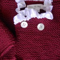 Duchesse or ange doa 272 gilet bebe tricot bordeaux col satin blanc burgundy baby cardigan white satin collar b