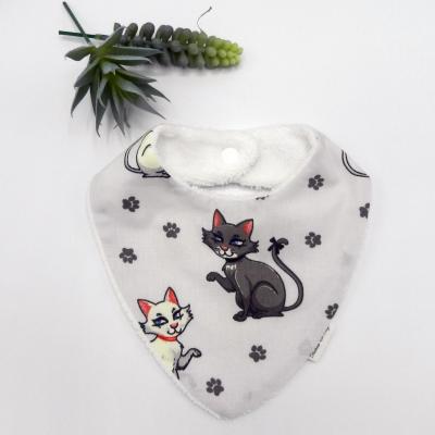 Bavoir bandana motif chat blanc et gris